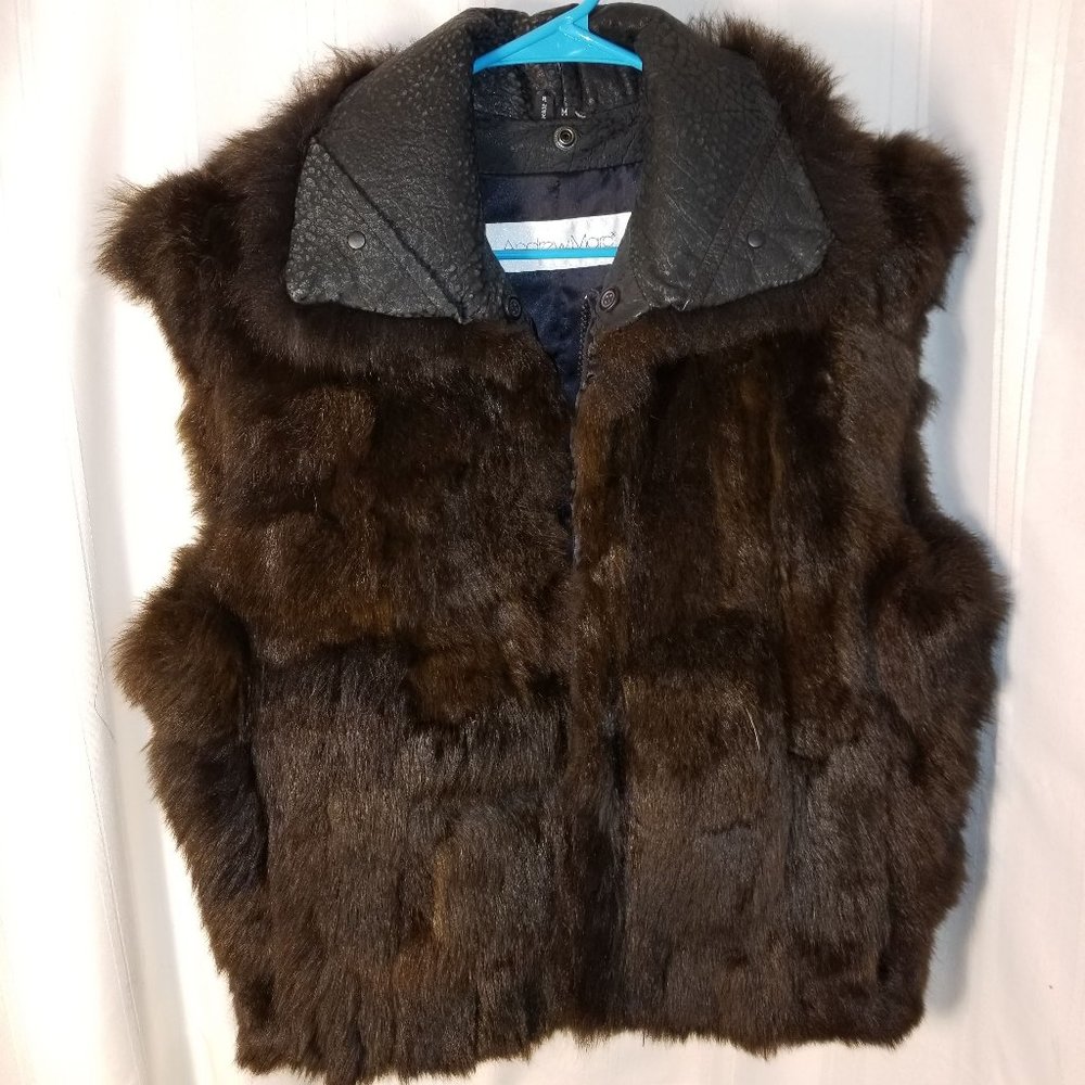 NWOT. Andrew Marc Genuine Opossum Vest. Size M.